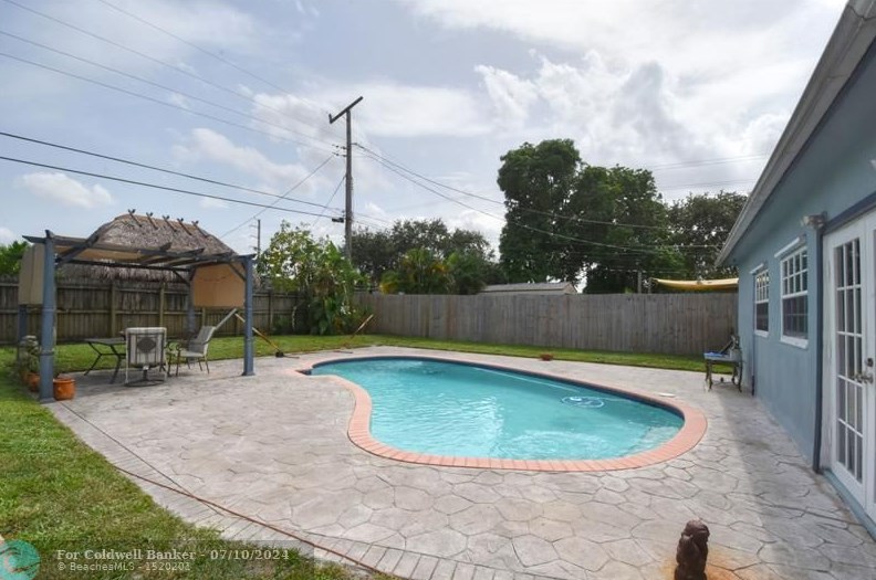 6380 Harding St, Hollywood, FL 33024