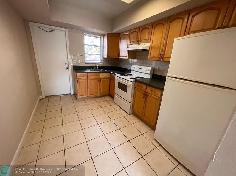 716 Sw 7th St # 2, Dania Beach, FL