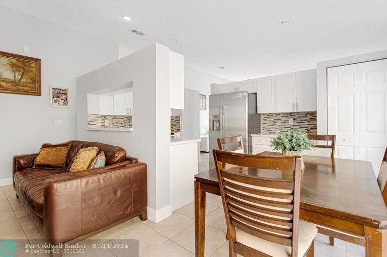 19033 12th Ct, Hollywood FL  33029-2957 exterior