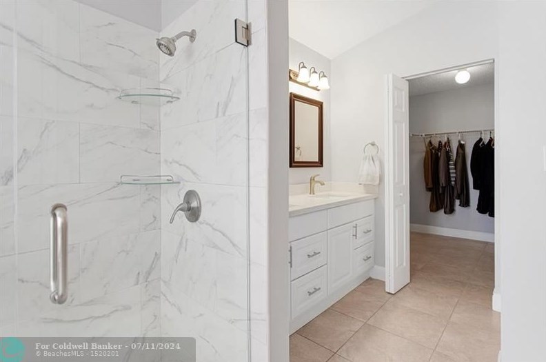 19033 12th Ct, Hollywood FL  33029-2957 exterior