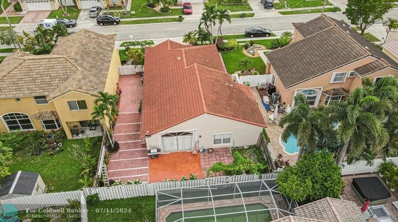 19033 12th Ct, Hollywood FL  33029-2957 exterior