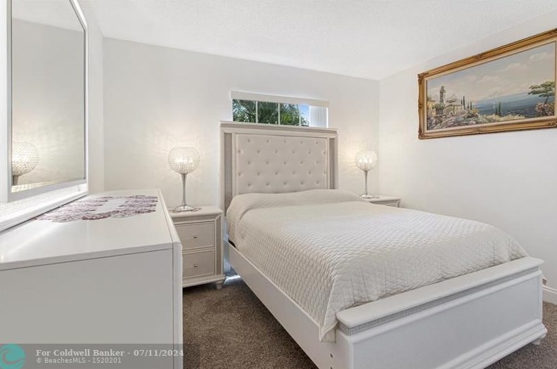 19033 12th Ct, Hollywood FL  33029-2957 exterior