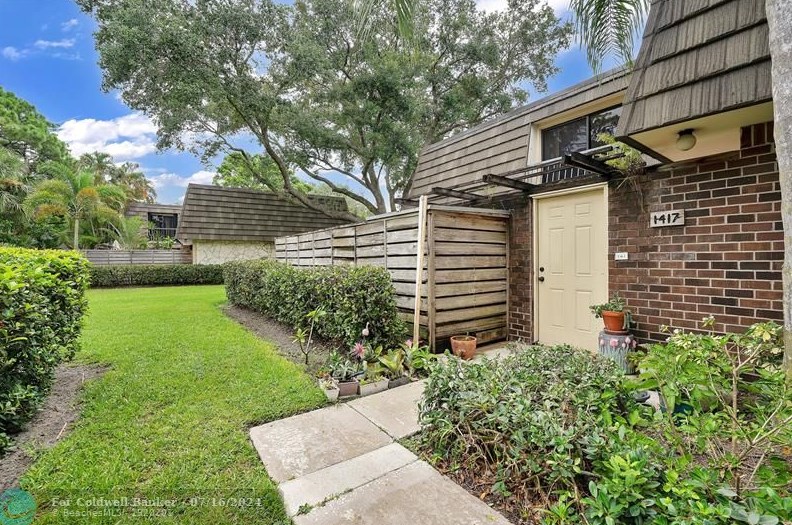 1417 14th Terrace #1417, West Palm Beach, FL 33418