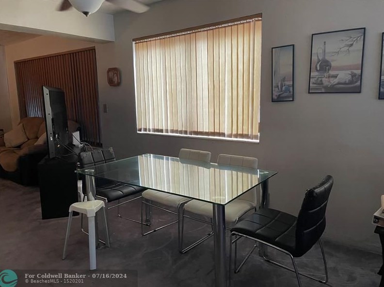 6720 Meade St, Hollywood FL  33024-1814 exterior