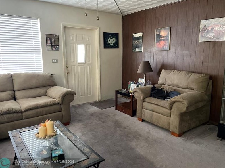 6720 Meade St, Hollywood FL  33024-1814 exterior