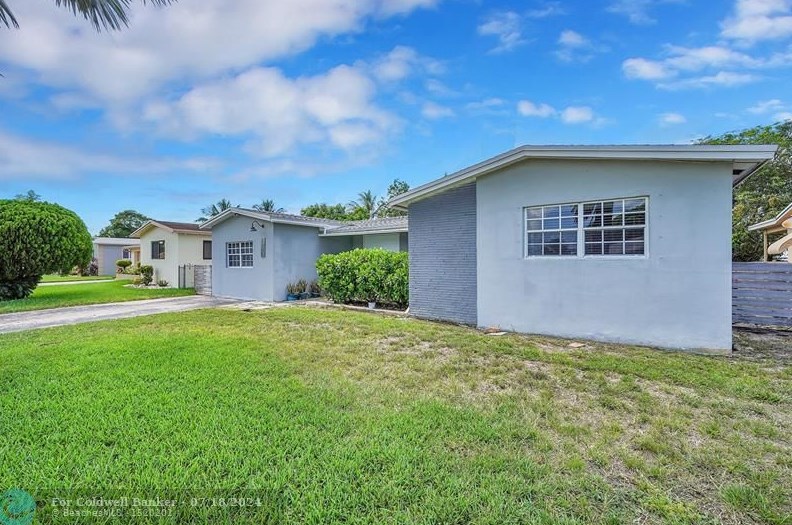 7351 Alhambra Blvd, Hollywood, FL 33023