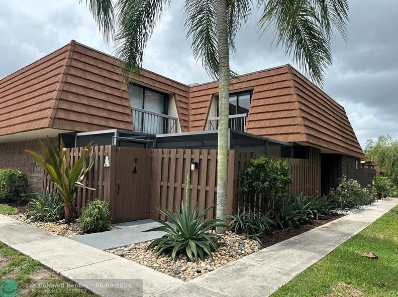 825 Center St #5a, Jupiter, FL