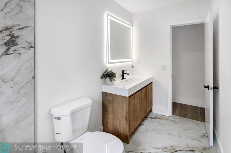 17841 32nd Ave, Miami FL  33056-3405 exterior