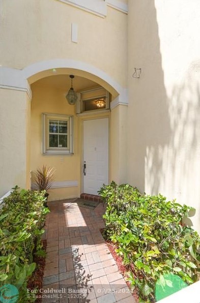 1910 Sweetbay Way, Hollywood, FL 33019