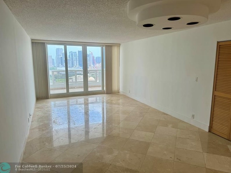 1717 N Bayshore Dr #3652, Miami, FL 33132