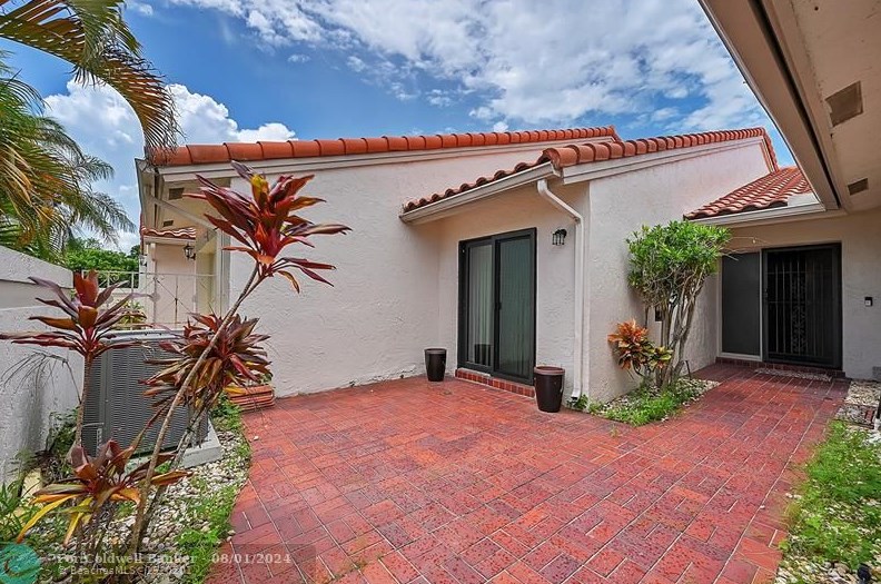20001 Mona Cir, Boca Raton, FL 33434