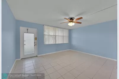 9121  Sunrise Lakes Blvd, Unit #113, Sunrise, FL 33322 - Photo 4