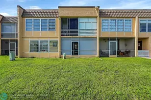 9121 Sunrise Lakes Blvd, Sunrise, FL 33322 - Photo 18