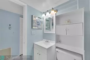 9121 Sunrise Lakes Blvd, Sunrise, FL 33322 - Photo 10