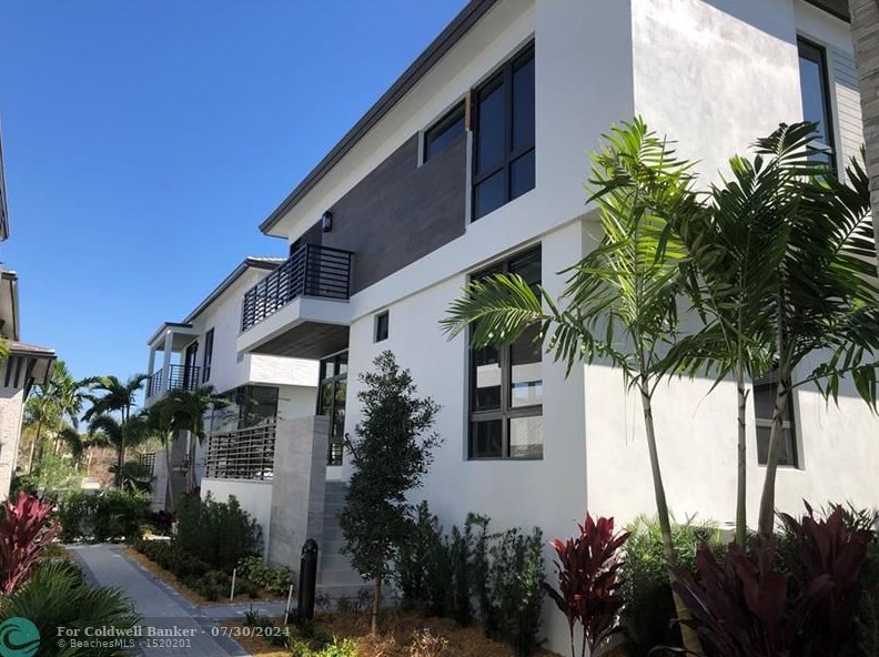 8243 Nw 48th St, Miami, FL 33166