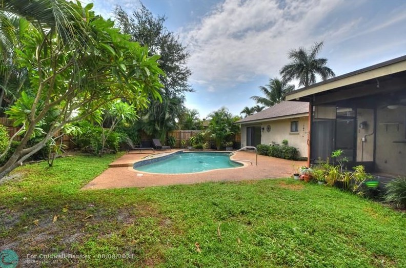 4893 Willow Dr, Boca Raton, FL 33487