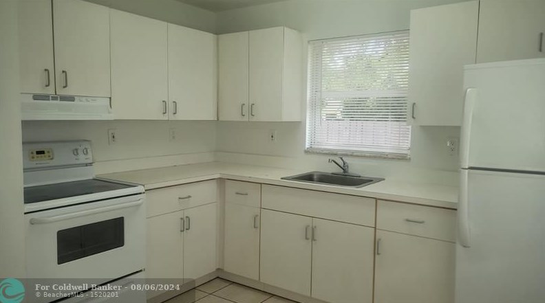 2223 Taylor St Apt 4, Hollywood, FL 33020