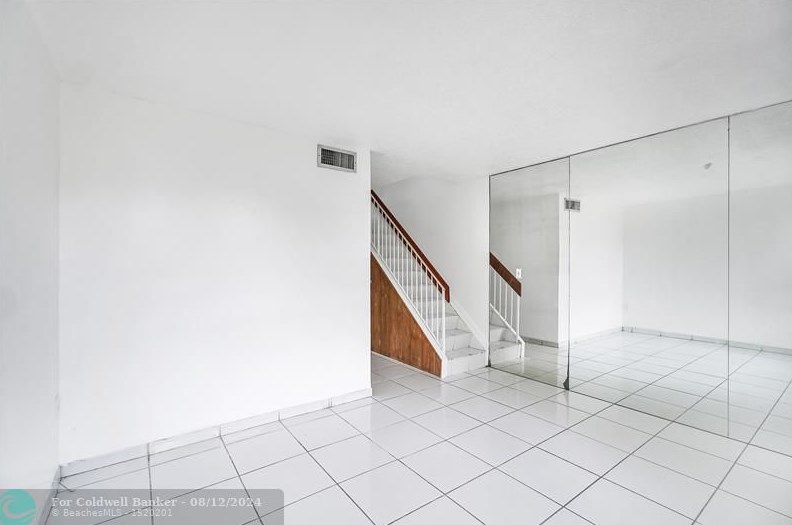 2620 52nd Pl, Hialeah, FL 33016-4039