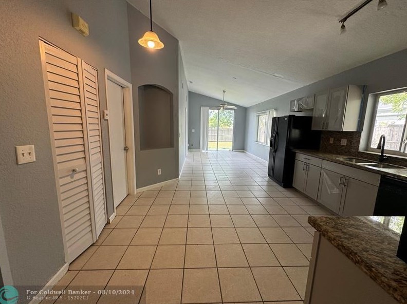 7821 Simms St, Hollywood, FL 33024
