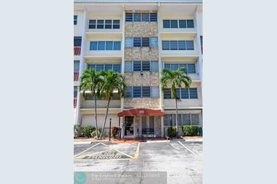 215 SE 3rd Ave, Unit #205D, Hallandale Beach, FL 33009 - Photo 1