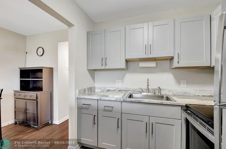 407 Windsor R #407, West Palm Beach, FL 33417