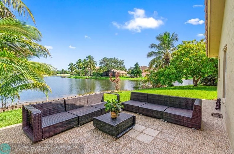 438 Sw 204th Ave, Hollywood, FL 33029