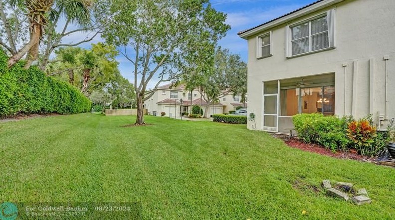 9974 Lago Dr, Boynton Beach, FL 33472-2770