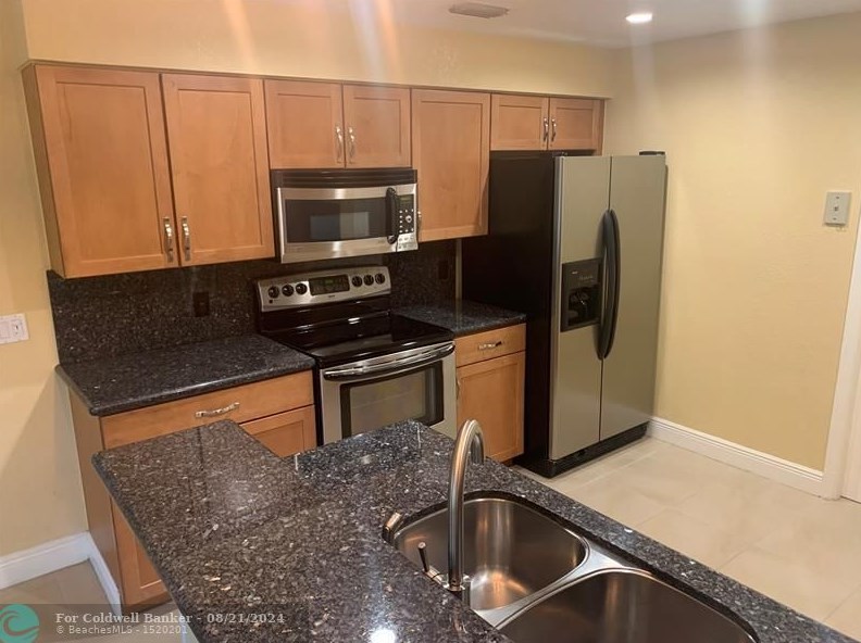 3530 Emerald Oaks Dr #2705, Hollywood, FL