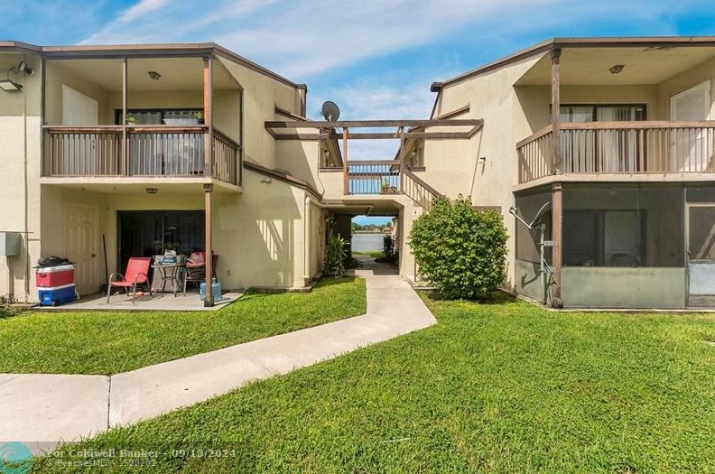 415 210th St, Miami, FL 33169-2140