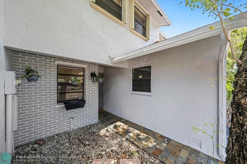 242 Nw 106th Ave #242, Hollywood, FL 33026