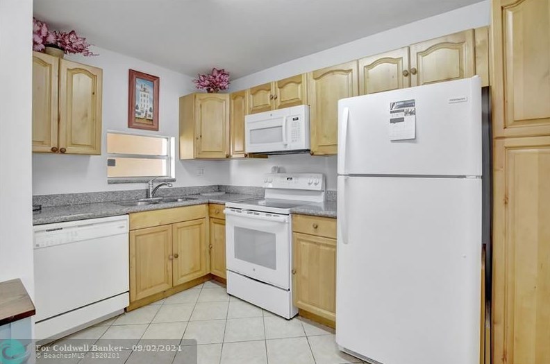 9400 N Hollybrook Lake Dr #301, Hollywood, FL 33025