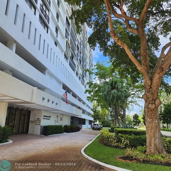 17720 Bay Rd, Miami FL 33160-2865 exterior