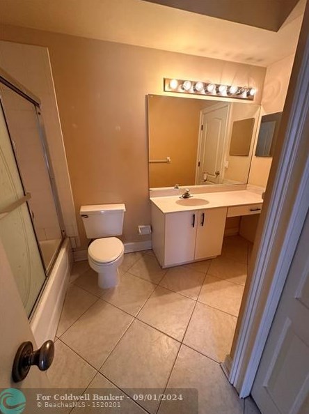 6264 Lansdowne Cir, Boynton Beach FL  33472-5105 exterior