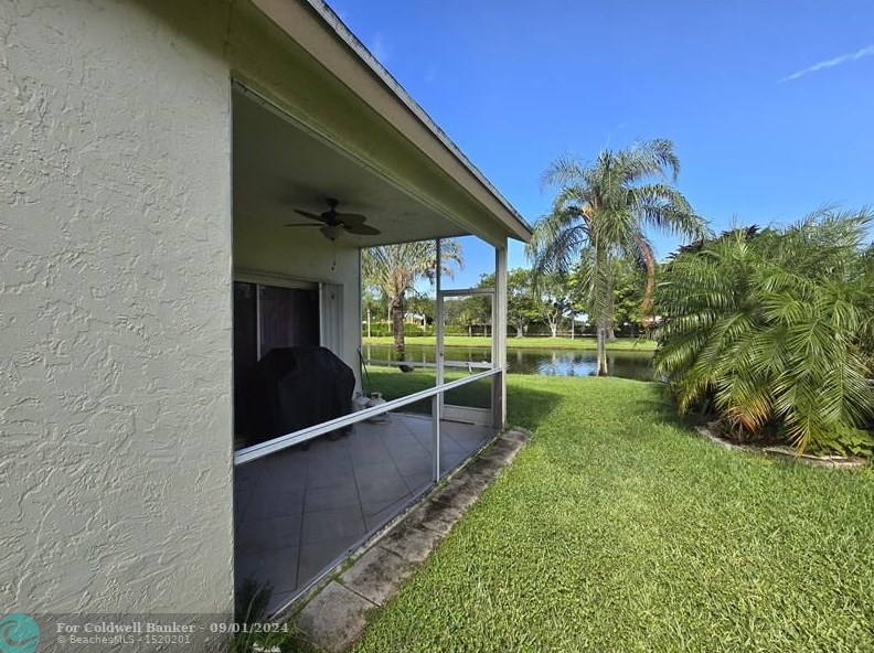6264 Lansdowne Cir, Boynton Beach FL  33472-5105 exterior