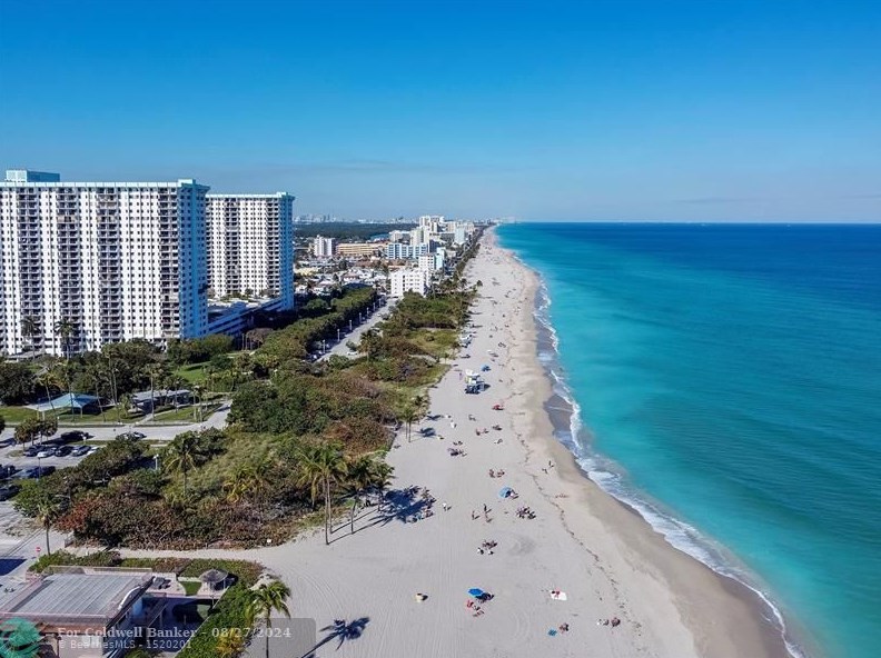 1401 Ocean Dr, Hollywood FL  33019-2379 exterior