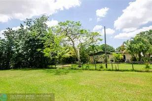 1765 SW 112th Ave, Davie, FL 33325 - Photo 12