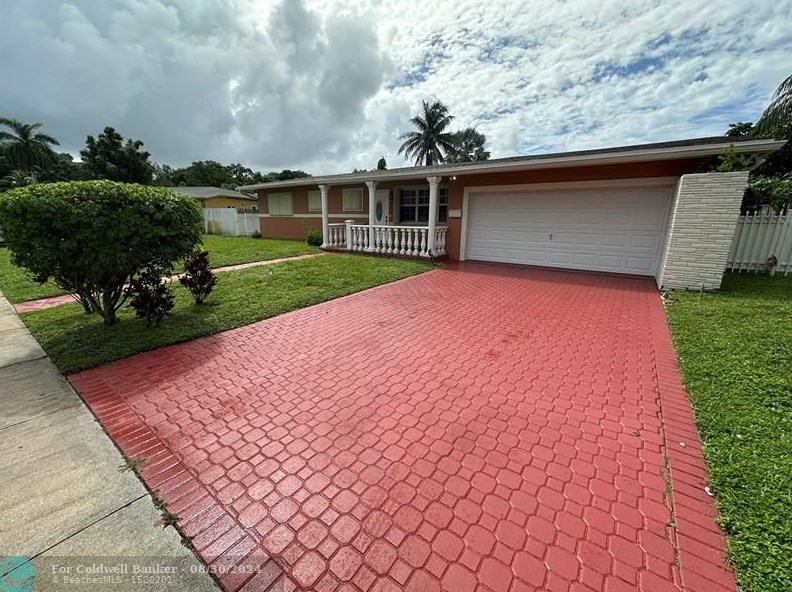 450 147th Terrace Rd, Miami, FL 33161-6327