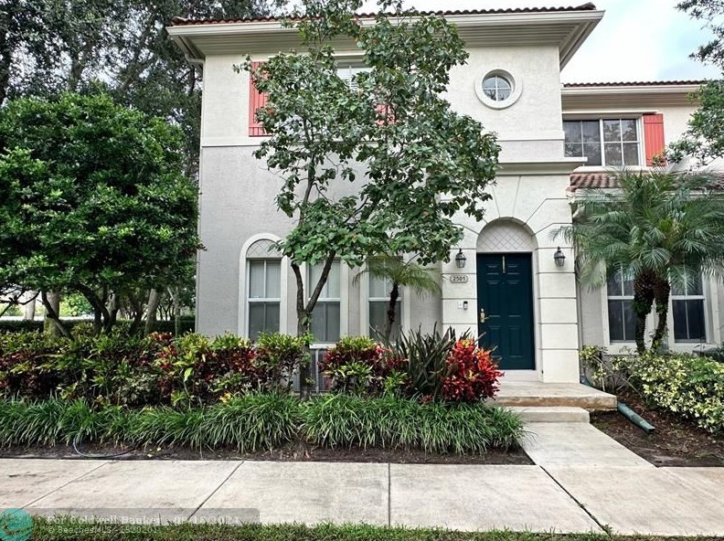 2501 Sw 99th Way, Hollywood, FL 33025