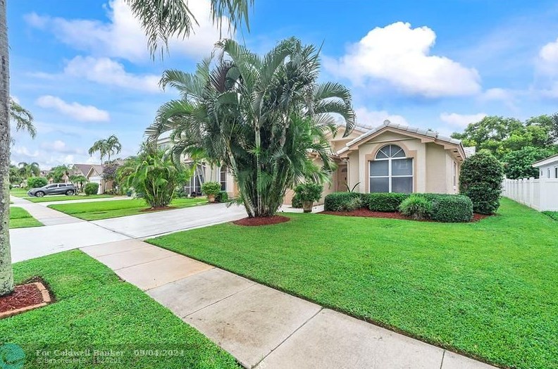 8554 Tourmaline Blvd, Boynton Beach, FL 33472