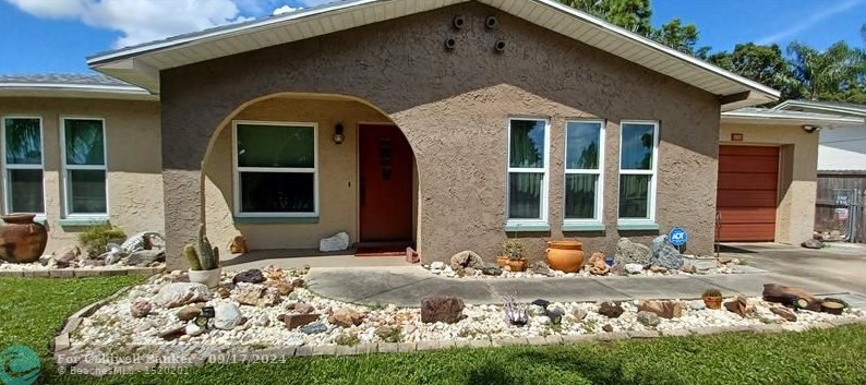1910 Henry Ave, Melbourne, FL 32904