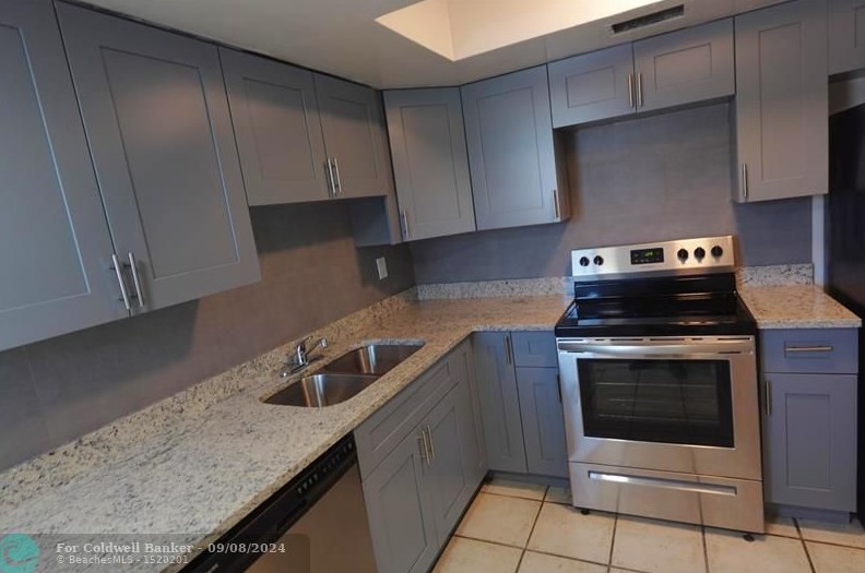 6740 Arbor Dr #206, Hollywood, FL 33023