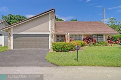 8001 NW 72nd St, Tamarac, FL 33321 - Photo 1