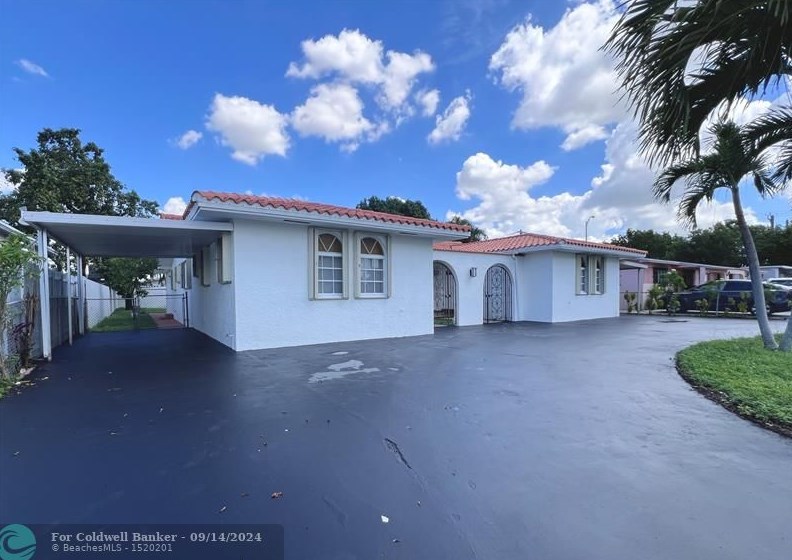 625 30th St, Hialeah, FL 33012-5330