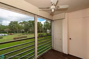 1000 St Charles Pl, Pembroke Pines, FL 33026 - Photo 26
