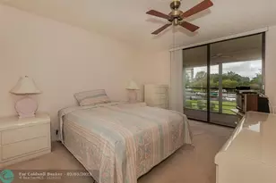 1000 St Charles Pl, Pembroke Pines, FL 33026 - Photo 22