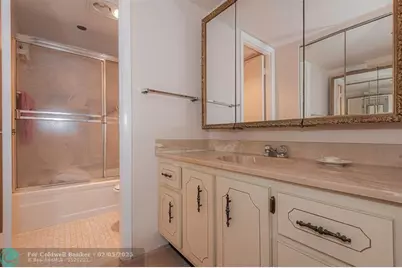 1000  Saint Charles Pl, Unit #220, Pembroke Pines, FL 33026 - Photo 24