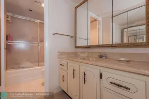 1000 St Charles Pl, Pembroke Pines, FL 33026 - Photo 24