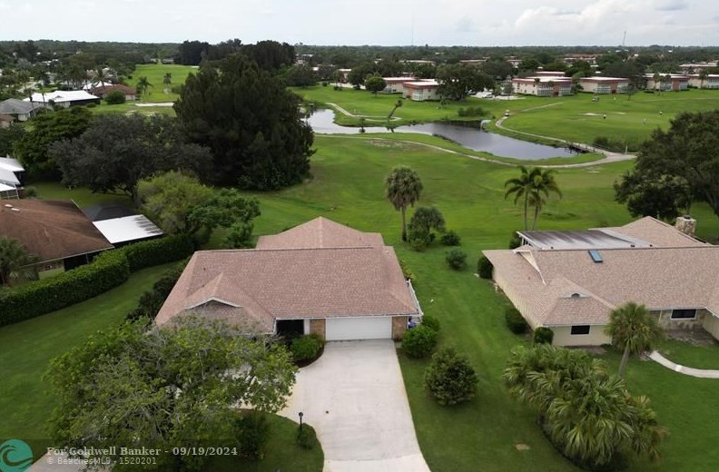 585 Forest Trl, Vero Beach, FL 32962-4646