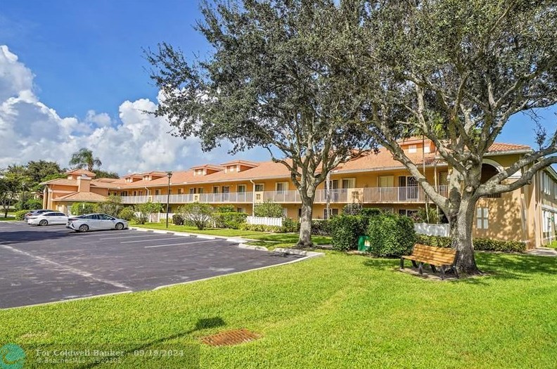 5876 Regal Glen Dr #201, Boynton Beach, FL 33437
