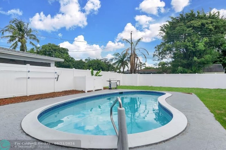 5311 Pierce St, Hollywood FL  33021-5733 exterior